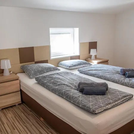 Borkuti Panzio Es Apartman 公寓 Kőröshegy