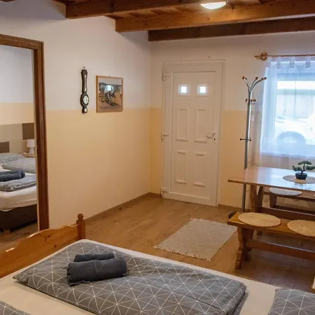 Apartment Borkuti Panzio Es Apartman *