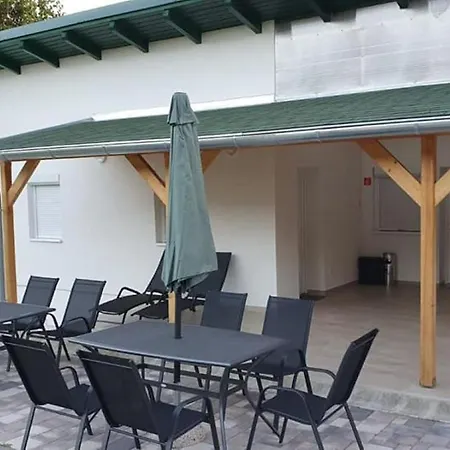 Borkuti Panzio Es Apartman 公寓