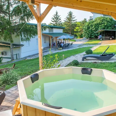 Borkuti Panzio Es Apartman